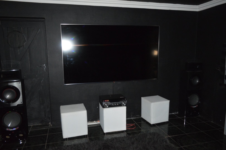 3 Bedroom Property for Sale in Flamwood North West